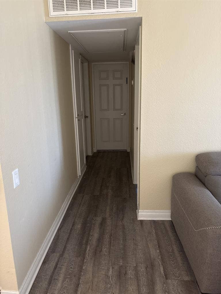 Looking For a Roomate