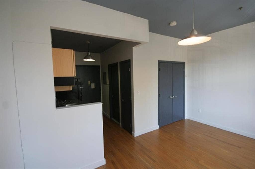 Beautiful L.I.C. Studio, Immediate