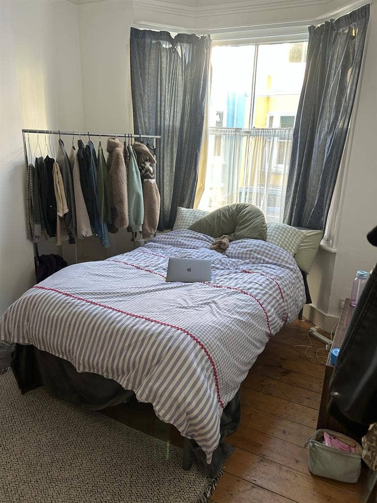Looking for a female student:)