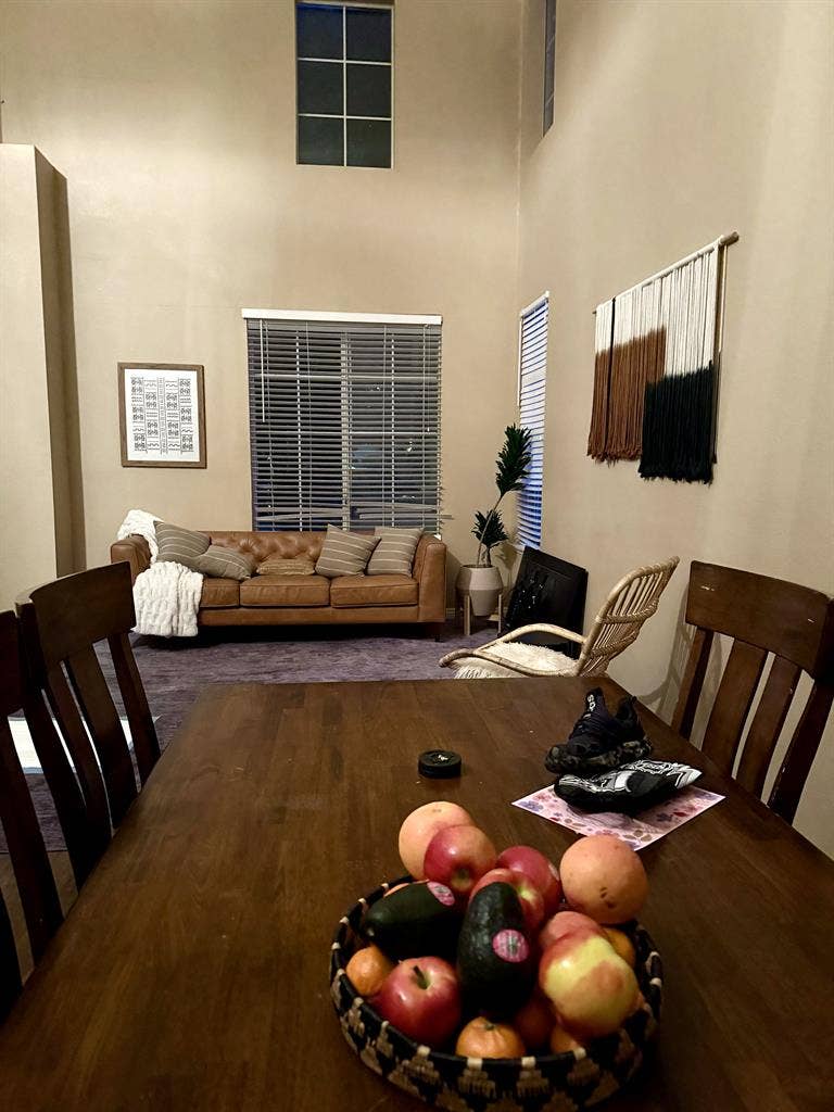 woman (w/ child ok) roommate wanted