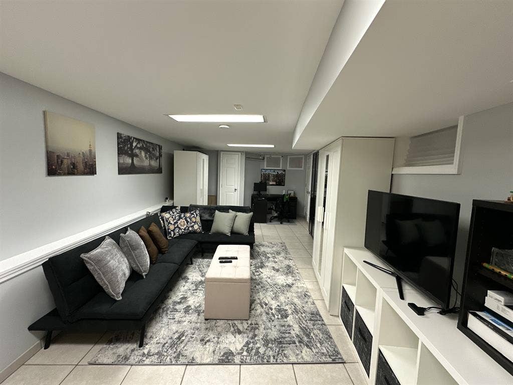 Private Bedroom w/balcony