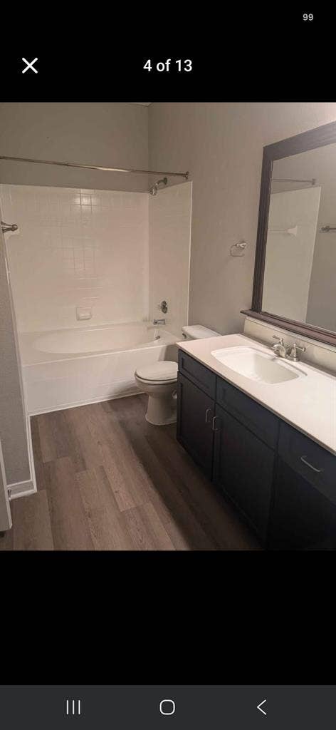 Large Master Bedroom w/ Attchd Bath