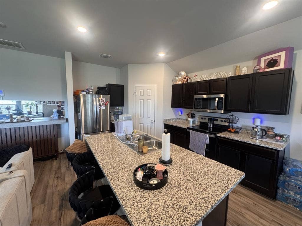 Fully furnished bedrooms!!