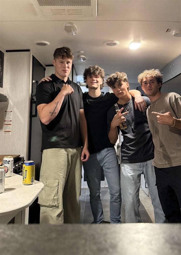 Looking for Roommate’s