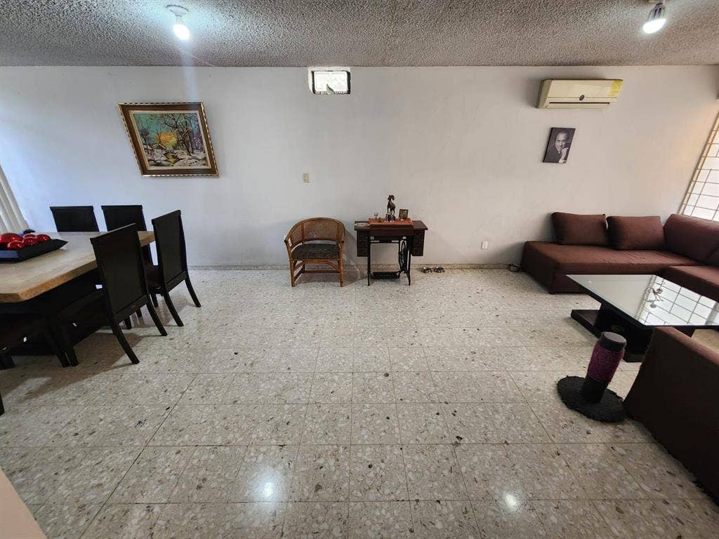 Habitación en Mitras Centro