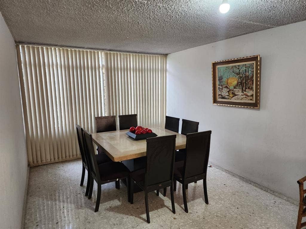 Habitación en Mitras Centro