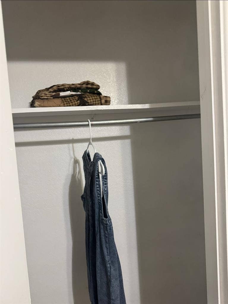 Looking for roommate 600 per month