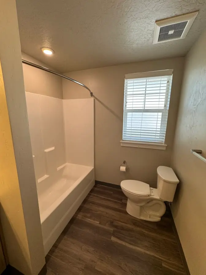 Room for rent in quiet Eagle home