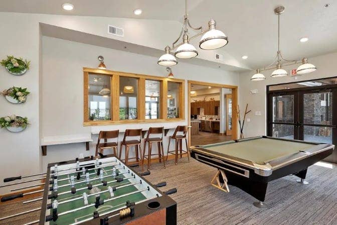 Room for rent in quiet Eagle home