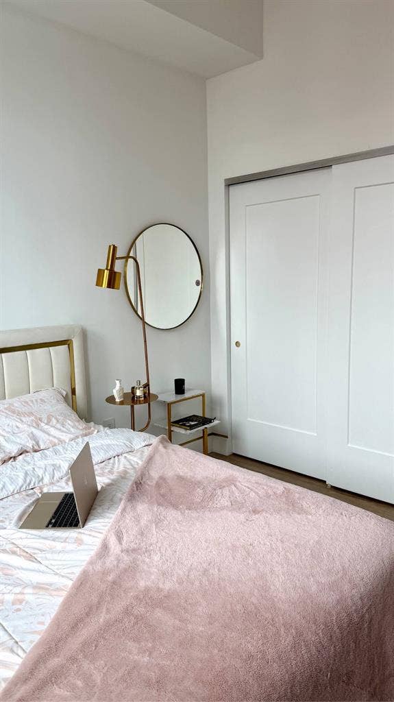 Room for Rent – Female Only
