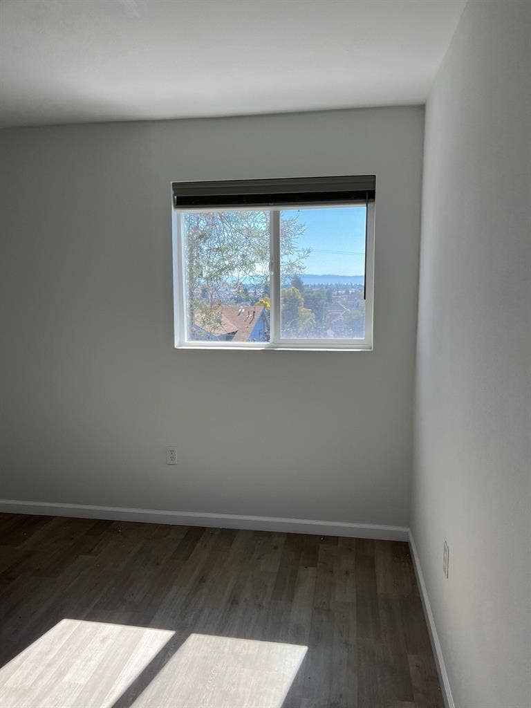 Spacious 3bed-1-1/2 bath