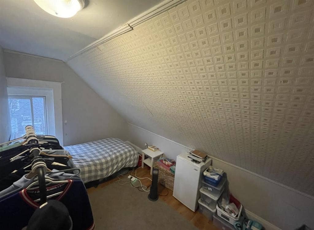 Summer sublet available near Dal!!