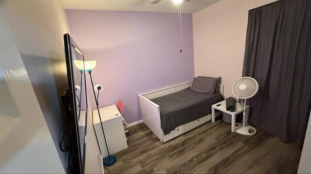 Room for rent with shared bathroom