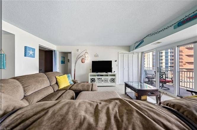 1 Bedroom and 1 Bath + Bonus Room