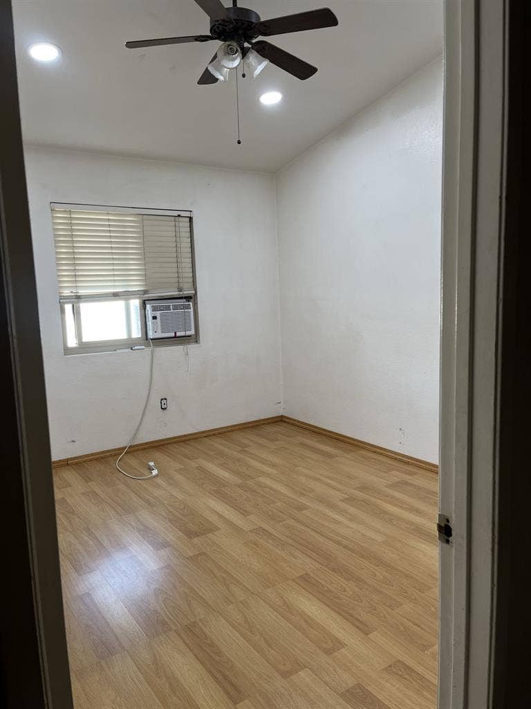 Large Room for rent