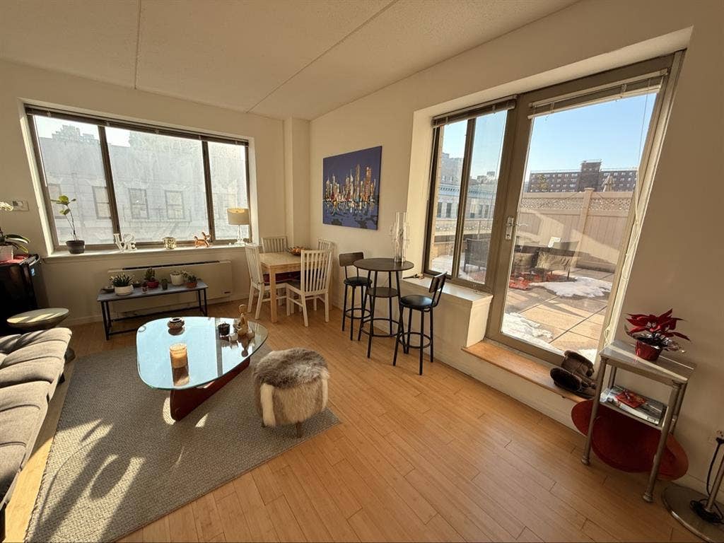 Huge Room with Ensuite Bath, UES
