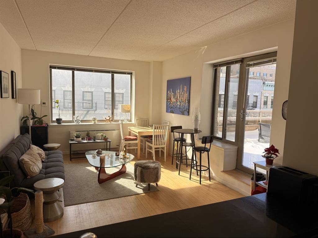 Huge Room with Ensuite Bath, UES