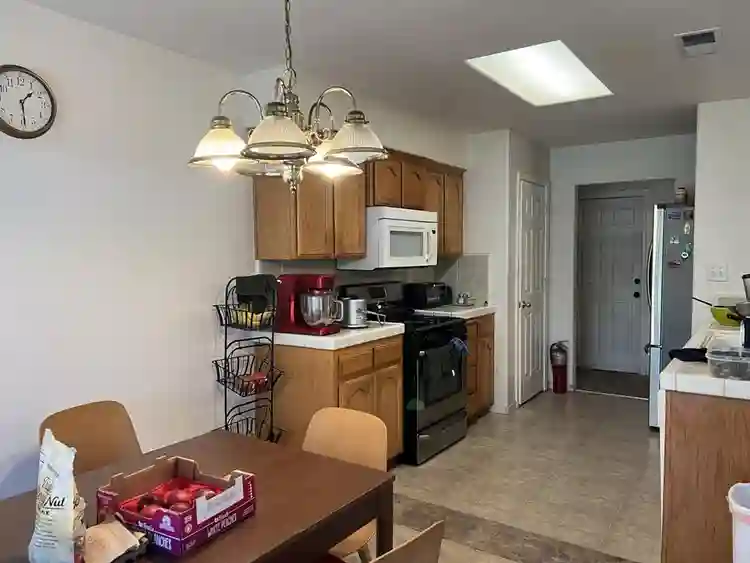 Furnished room bills included
