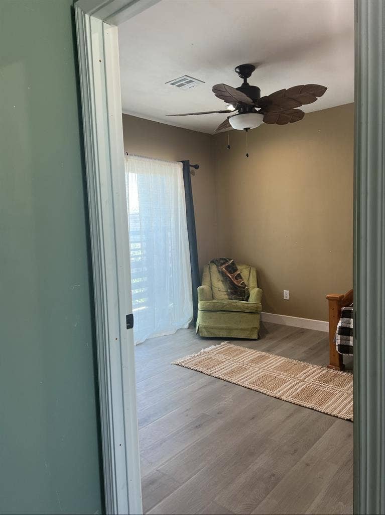Furnished room with private bathr