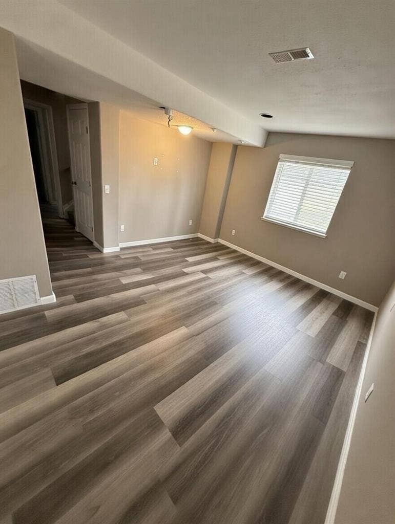 Private room available for rent