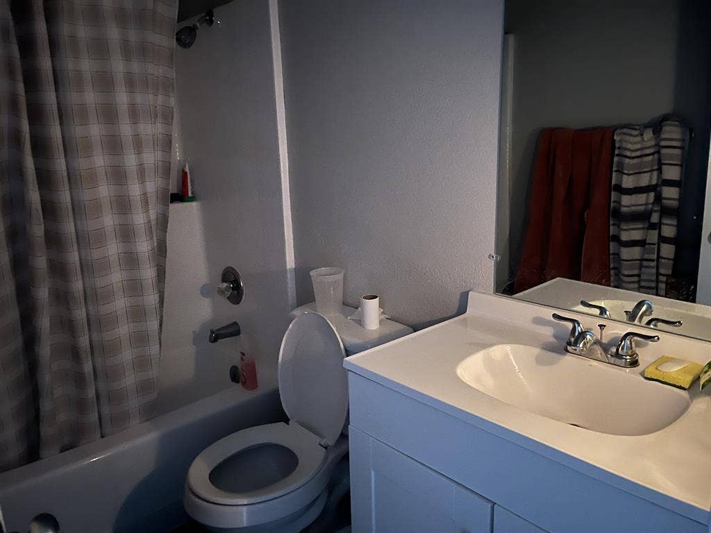 Private room & bath in Palm Springs