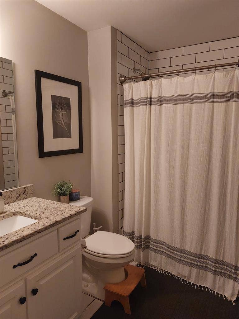 ISO roommate in Durham