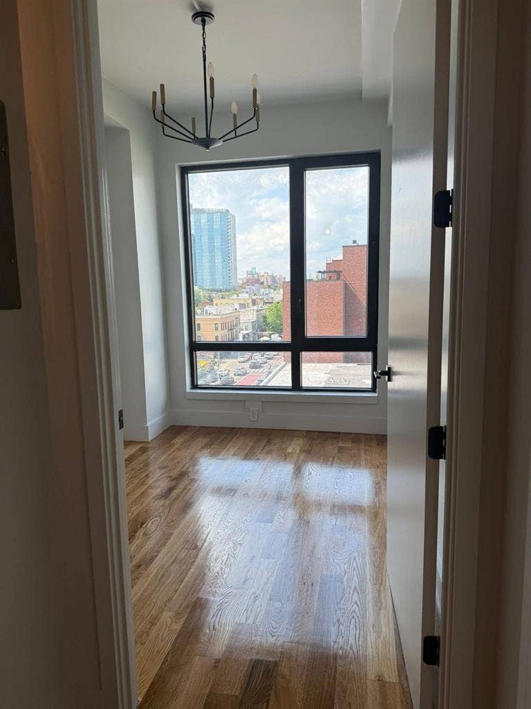 Looking for a female roommate
