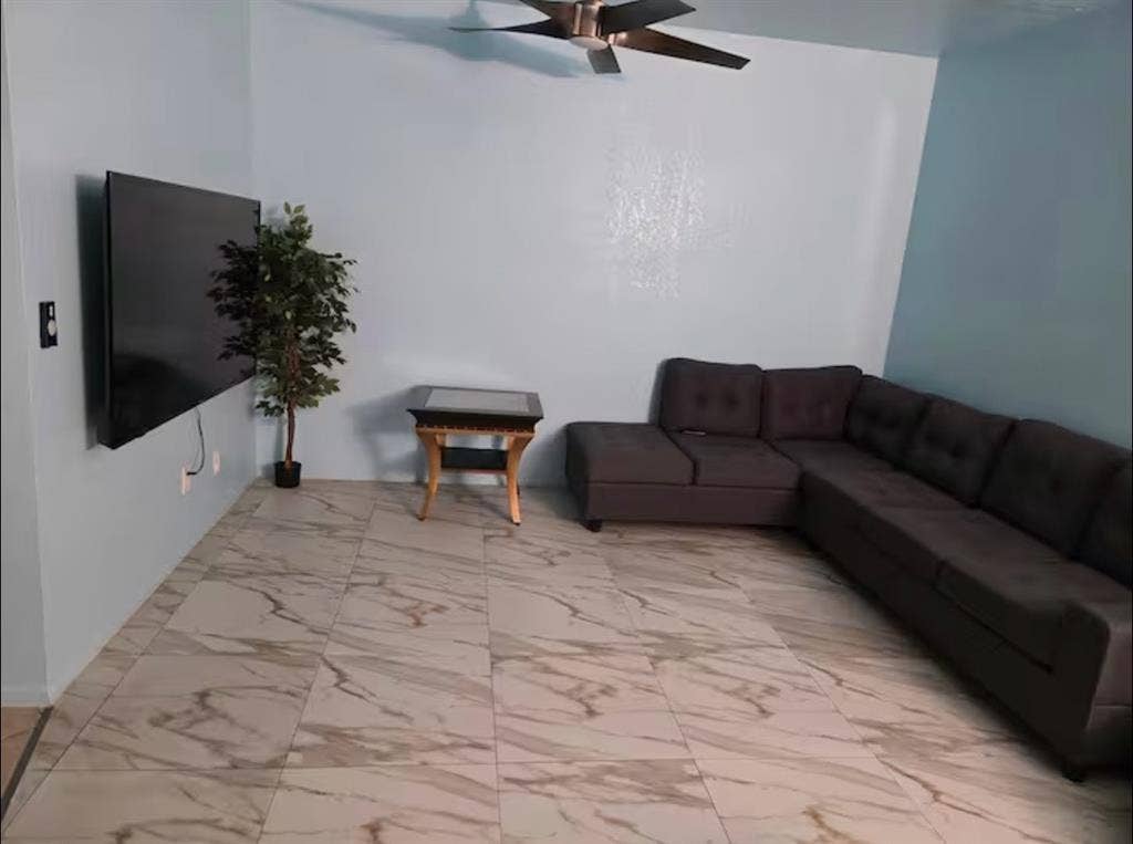 Looking for roommates 2king bed