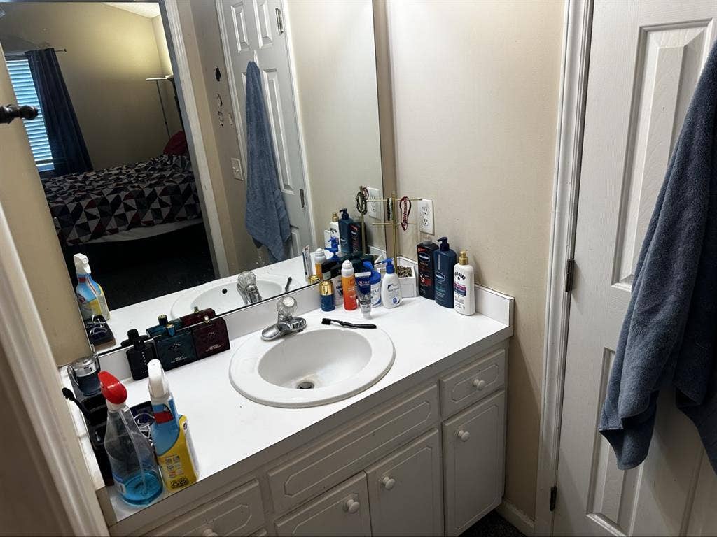 Room available for rentt