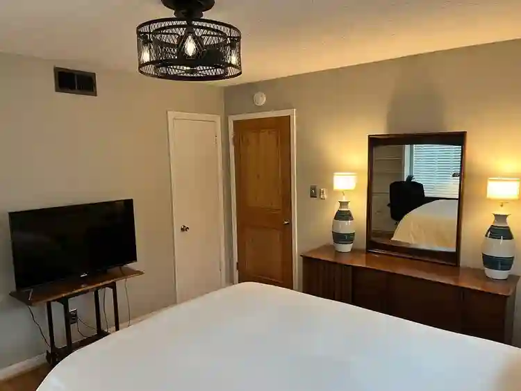 Huge furnished room all bills incl!