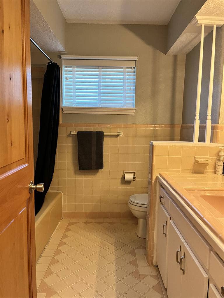 Huge furnished room all bills incl!
