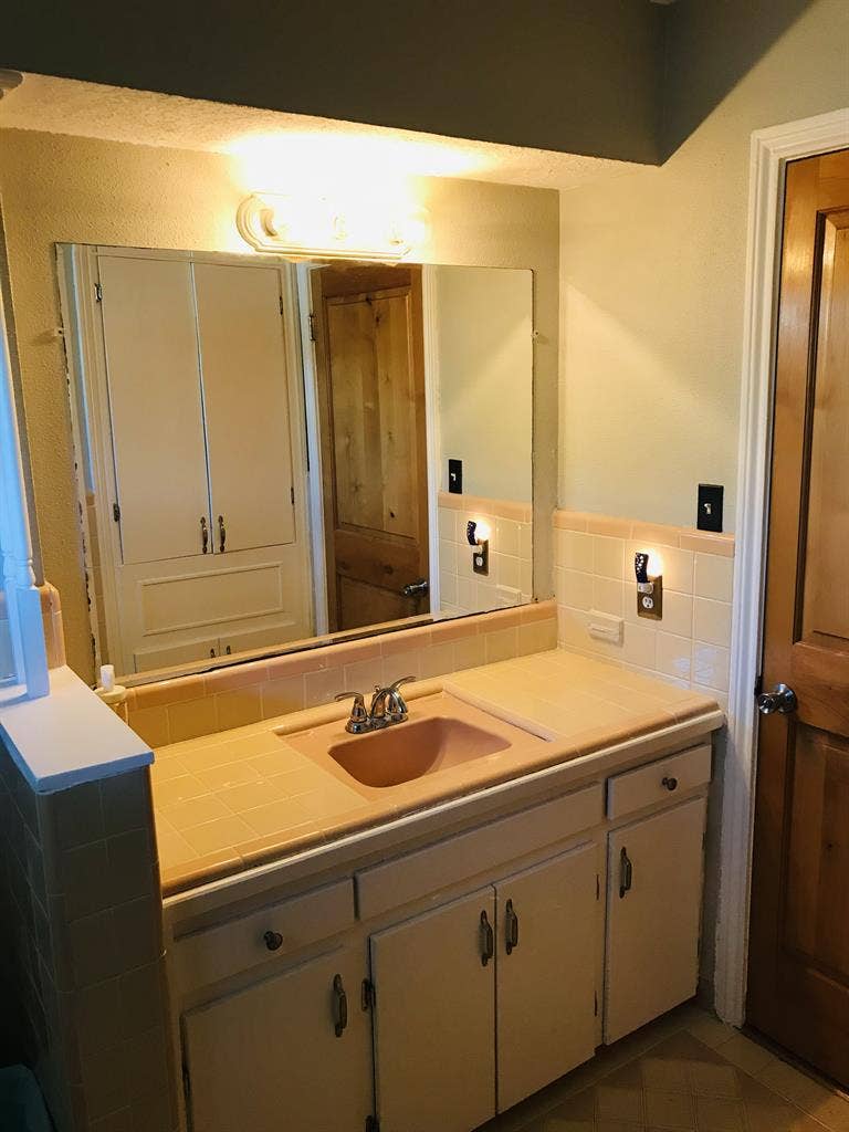 Huge furnished room all bills incl!