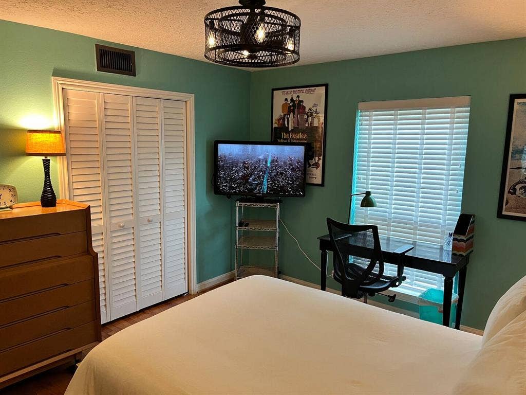 Large Furn Room all bills incl!