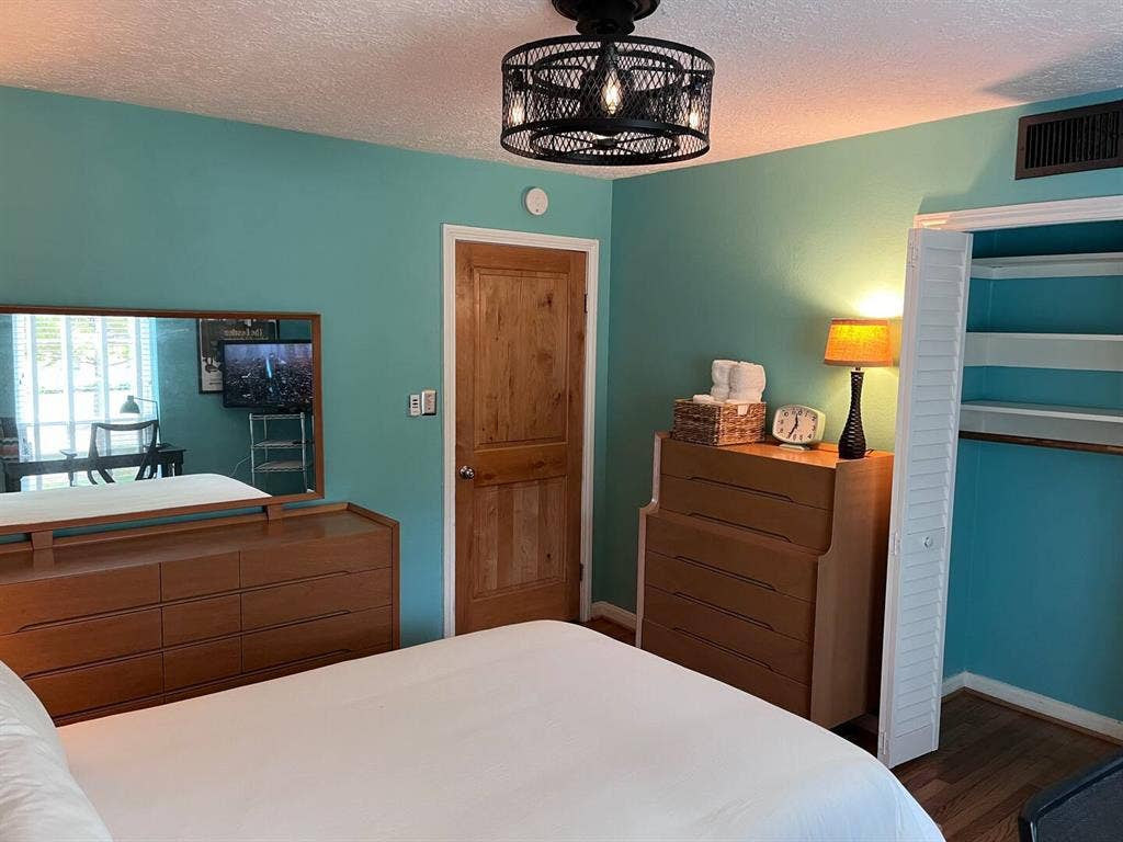 Large Furn Room all bills incl!