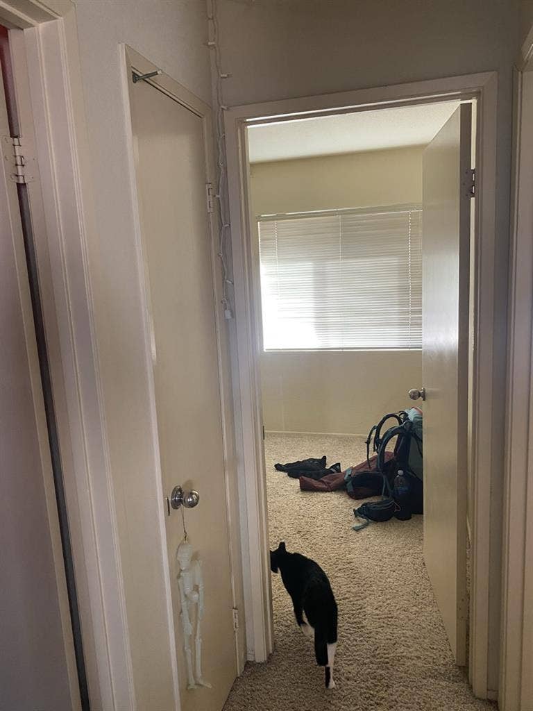 9x10 room / shared bathroom (clean)