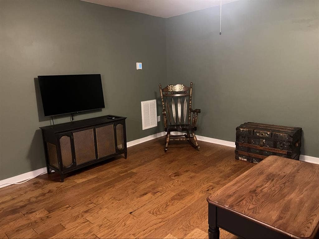 Room for rent on 4 acres