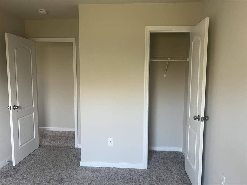 Room for rent on 4 acres