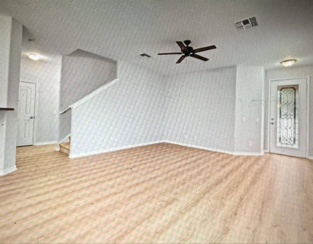 2 Rooms to rent + private bathroom