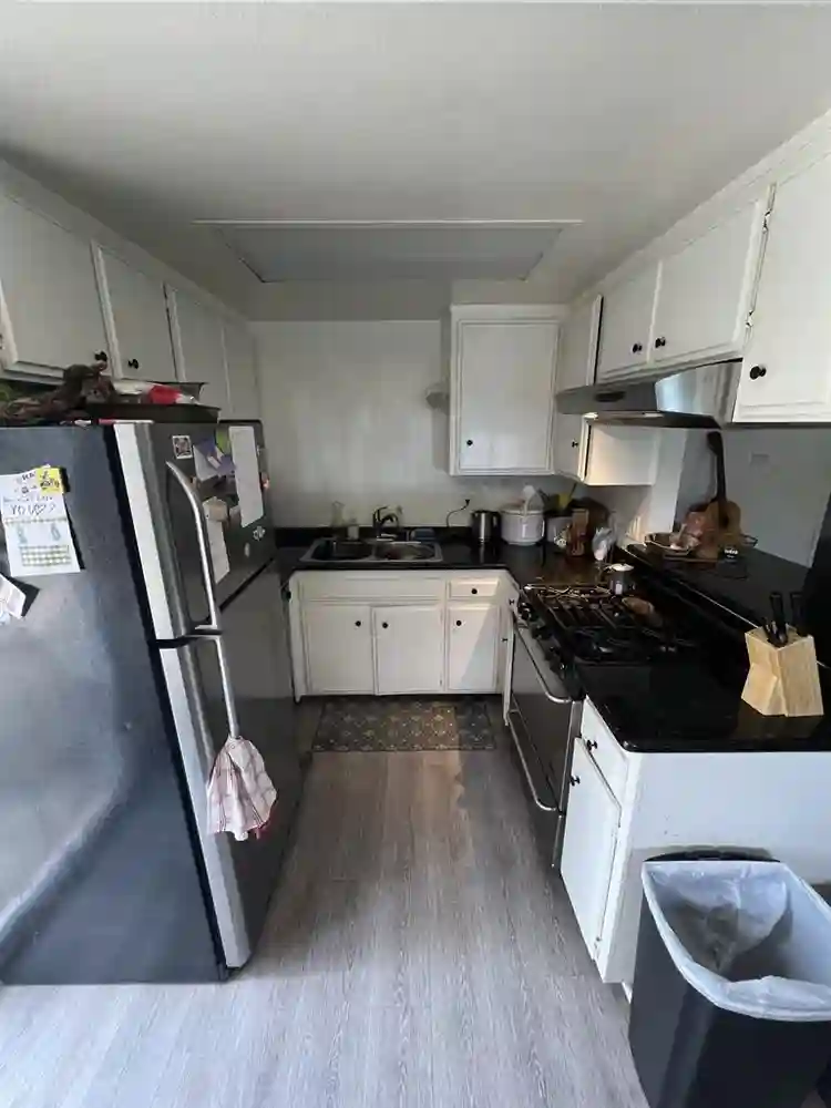 ROOMMATE NEEDED MOVE IN MAY 1st