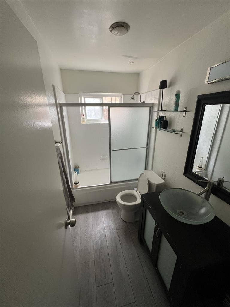 ROOMMATE NEEDED MOVE IN MAY 1st