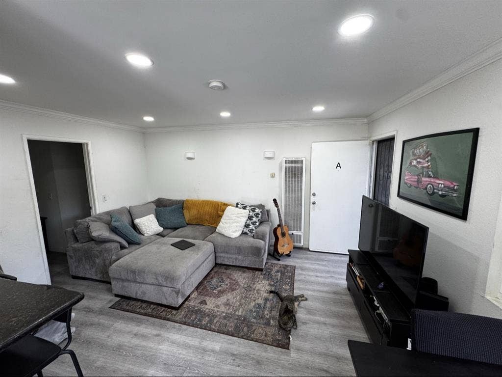 ROOMMATE NEEDED MOVE IN MAY 1st