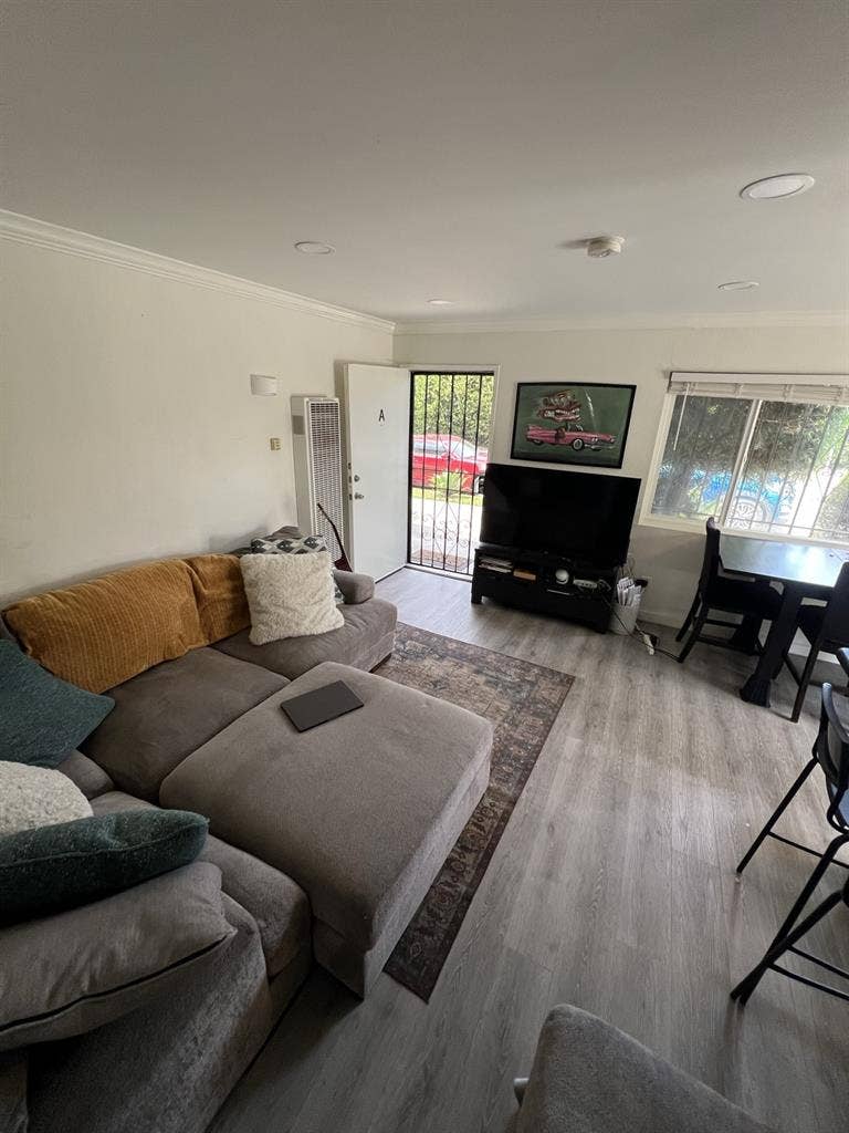 ROOMMATE NEEDED MOVE IN MAY 1st