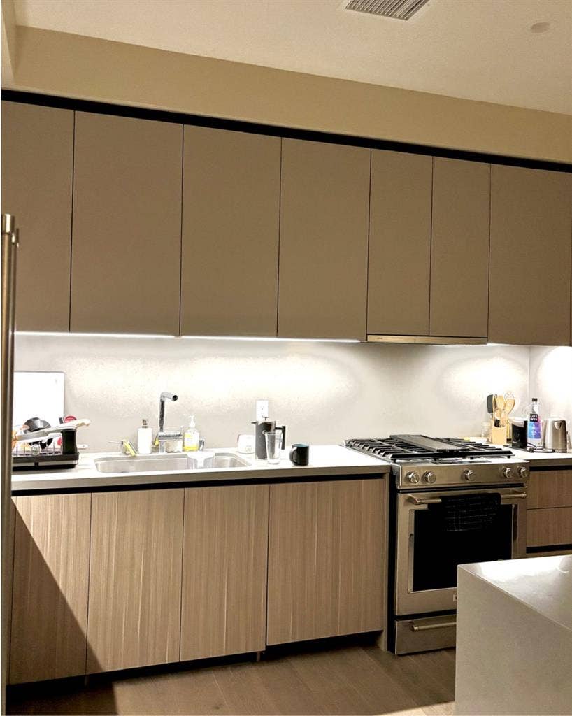 ISO Downtown Glendale Subleaser