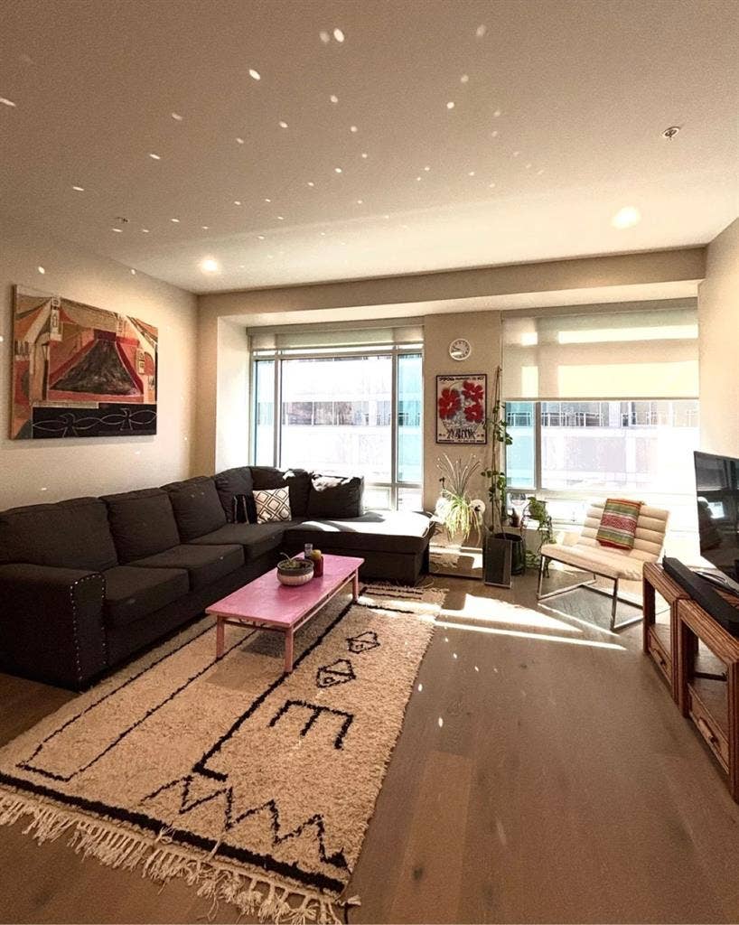 ISO Downtown Glendale Subleaser