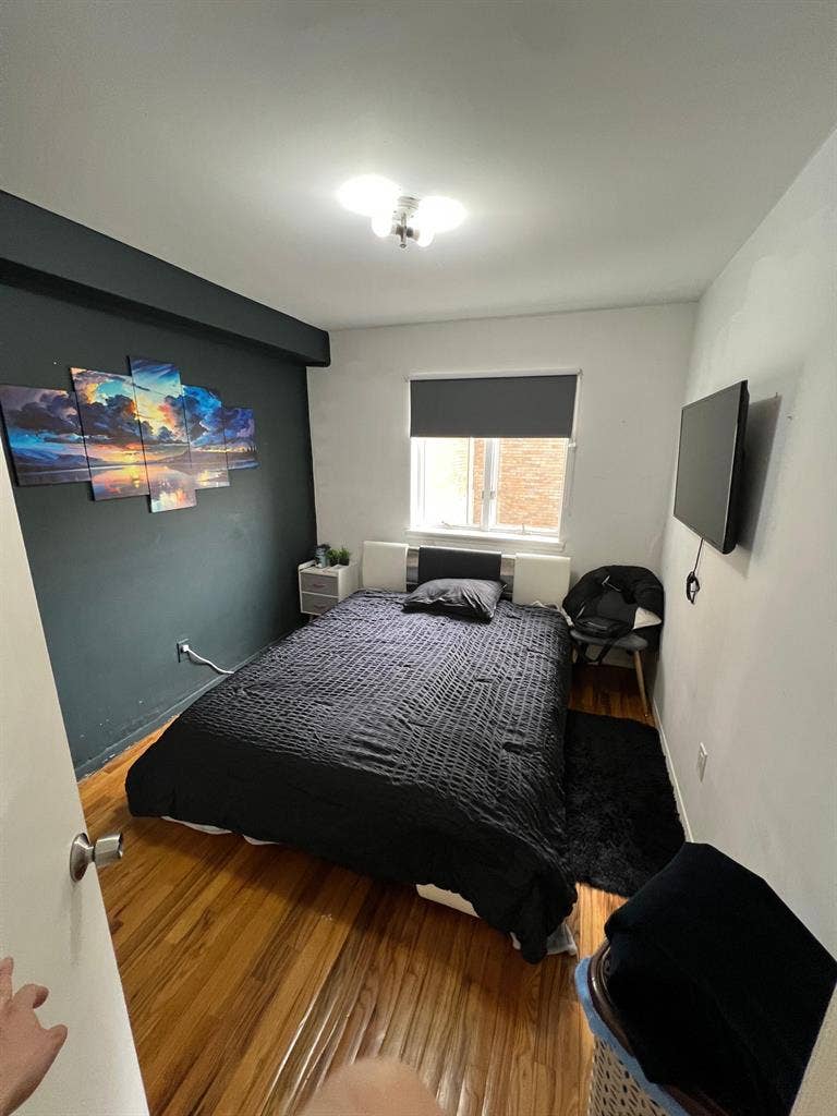 Unfurnished room for rent