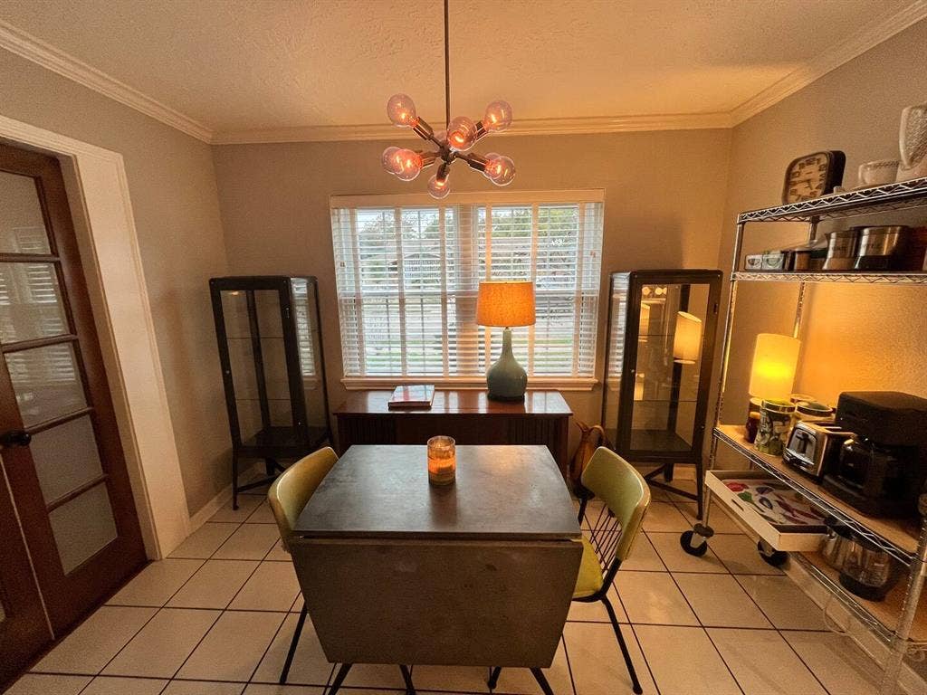 large rm priv bath all util inc!