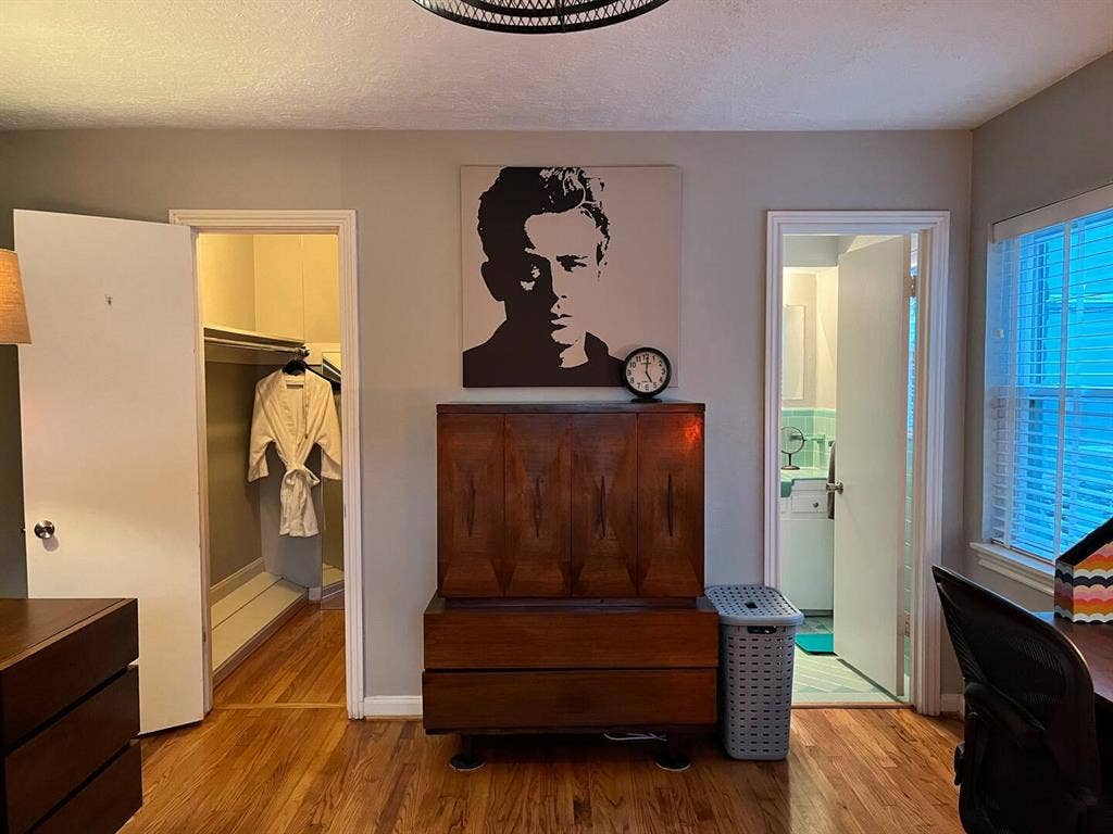 large rm priv bath all util inc!