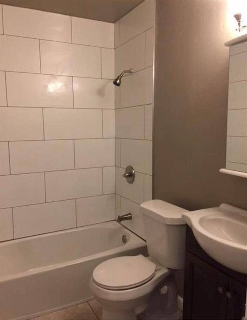 3 bedroom available Denver CO