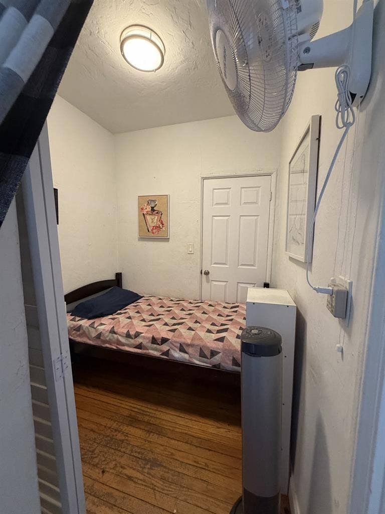 Shared or private room only girls