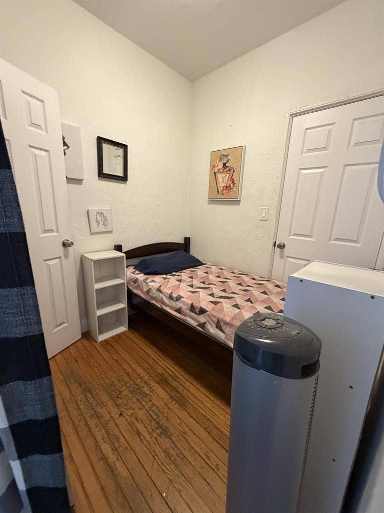 Shared or private room only girls